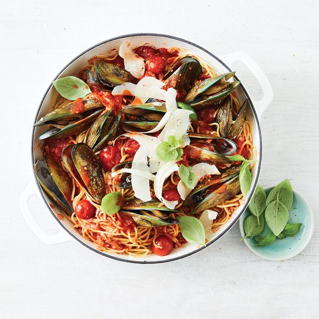 Mussels With Spaghetti & Bacon