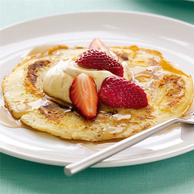 Banana Pancakes with Cinnamon Cream