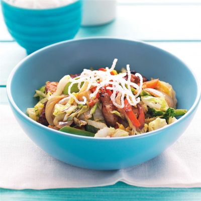 Pork Stir Fry with Shredded Wombok & Fried Noodles
