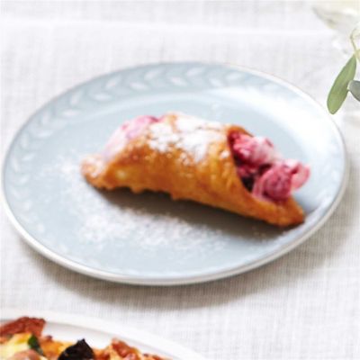 Berry Cannoli