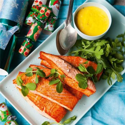 Barbecued Salmon Fillets with Saffron & Garlic Aioli