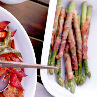 Prosciutto-Wrapped Asparagus with Avocado Dipping Sauce