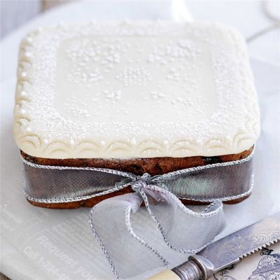 Traditional Iced Christmas Cake