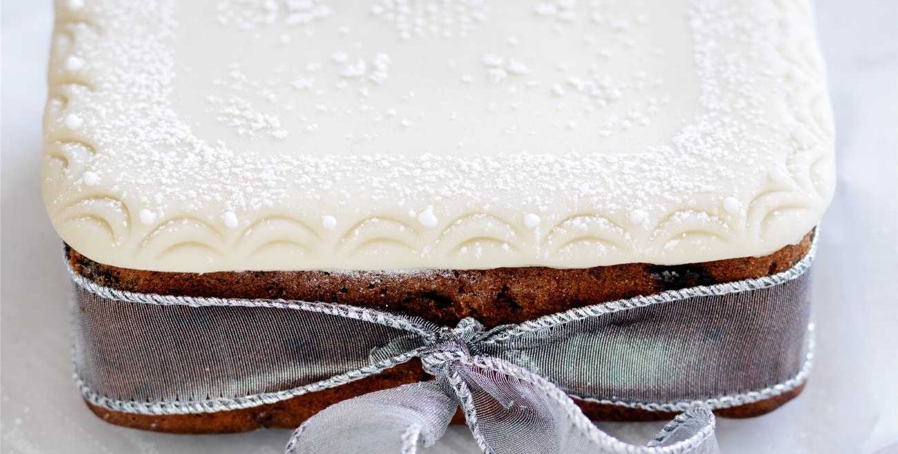 Traditional Iced Christmas Cake Recipe Woolworths