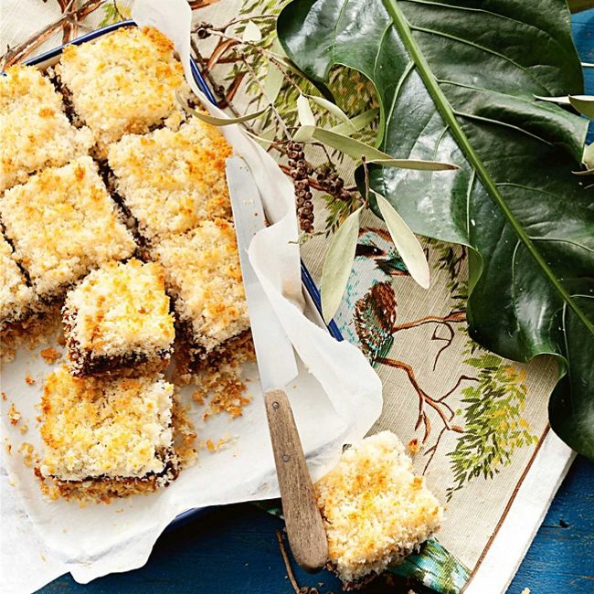 Gluten-Free Fig Macaroon Slice