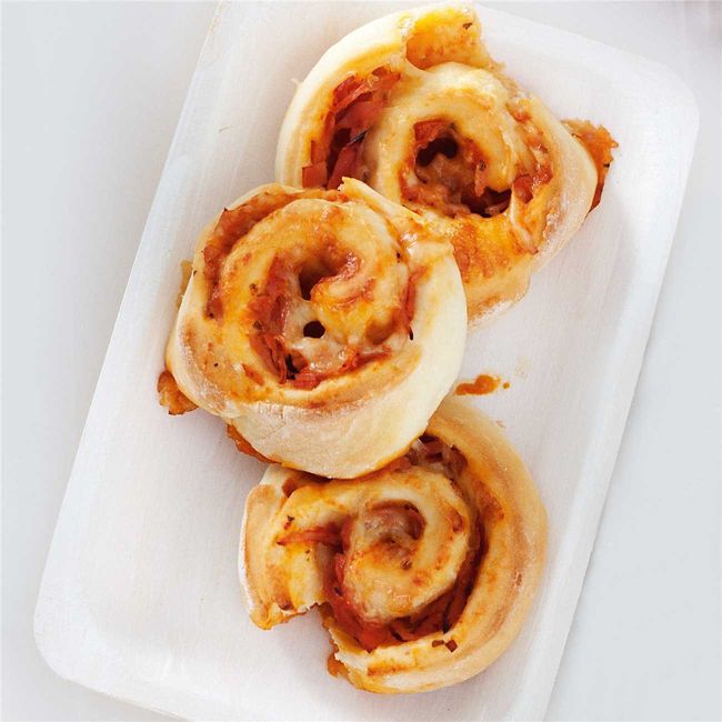 Easy Pizza Scrolls