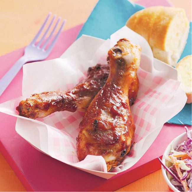 American-Style Chicken Drumsticks & Coleslaw