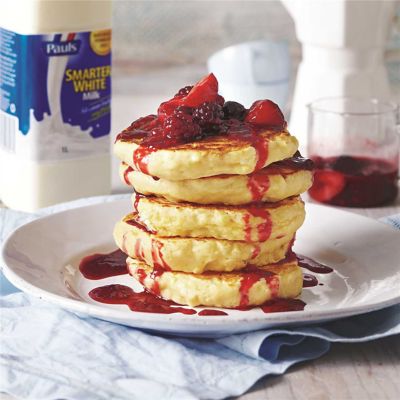 Warm Berry Ricotta Hotcakes