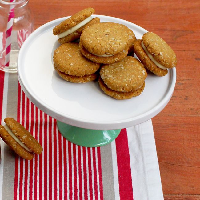 Easy Biscuits with Cheesecake Filling