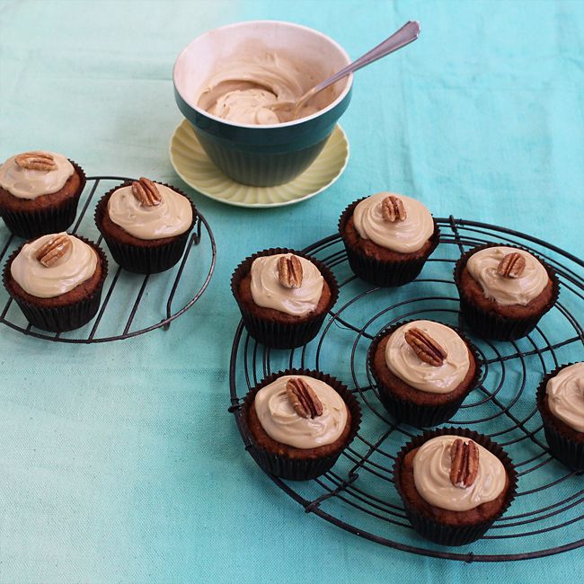 Cupcake with Sticky Date & Caramel Frosting
