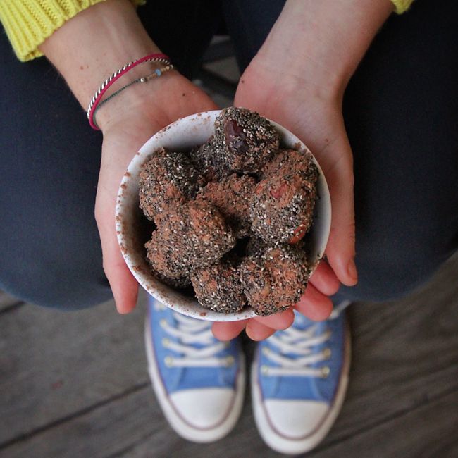 Raw Chia & Cacao Balls