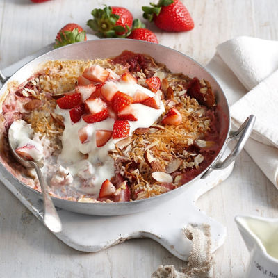 Baked Oats with Rhubarb & Strawberries