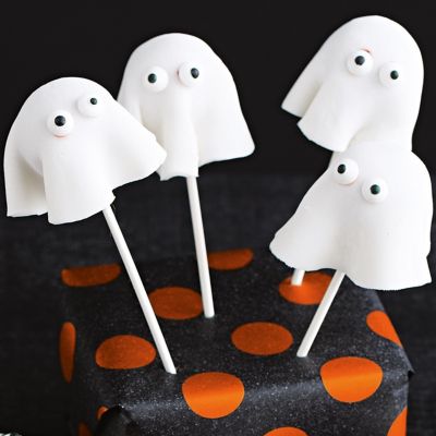 Ghost Cake Pops