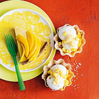 Ice-Cream With Macadamia Crumbs & Mango