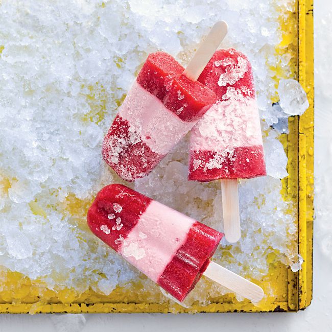 Creamy Frozen Yoghurt & Strawberry Pops