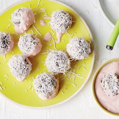 Date, Pepitas & Yoghurt Protein Balls