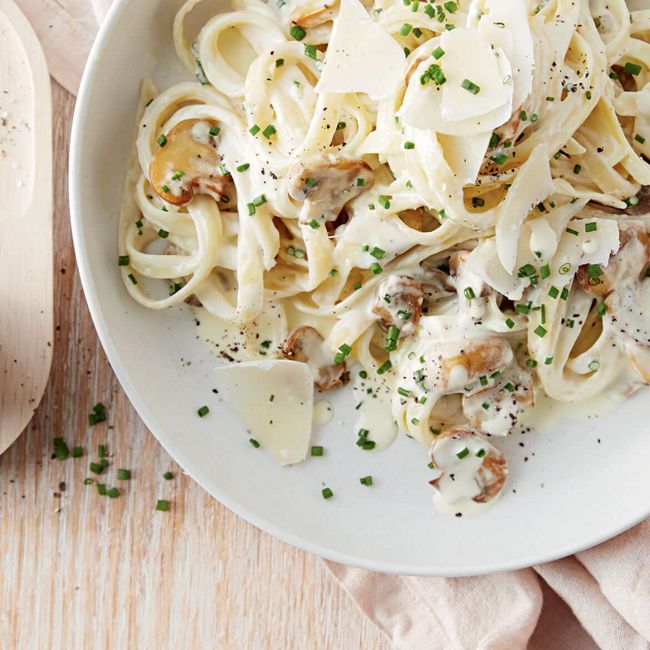 Fettuccine Alfredo With Mushrooms