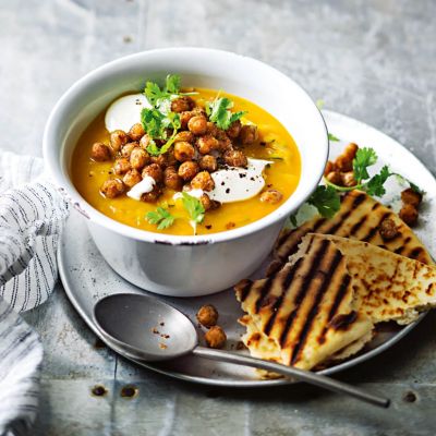 Pumpkin soup with chickpeas
