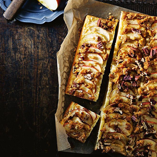 Apple Cake With Donut Crumble