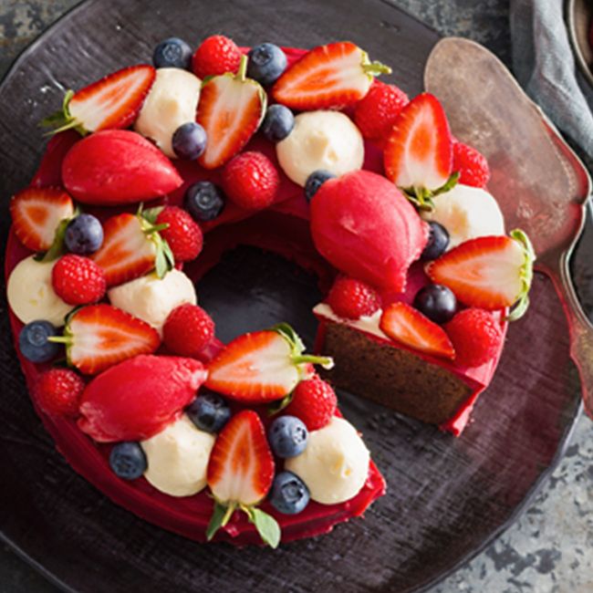 Milk Chocolate Mud Berry Wreath