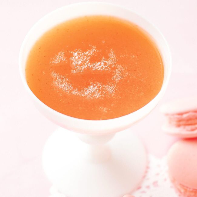 Strawberry-Vanilla Gin & Tonic
