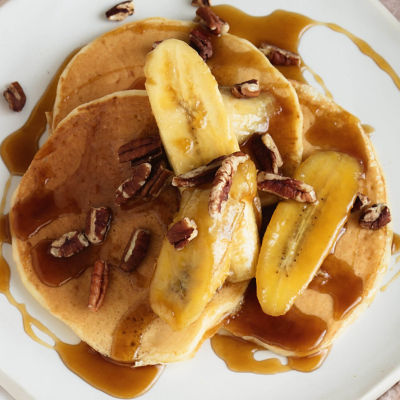 Pancakes With Caramelised Banana & Maple Syrup