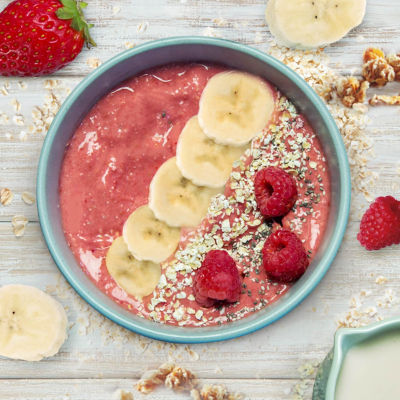 Superfoods Breaky Bowl With Banana, Oats And Chia