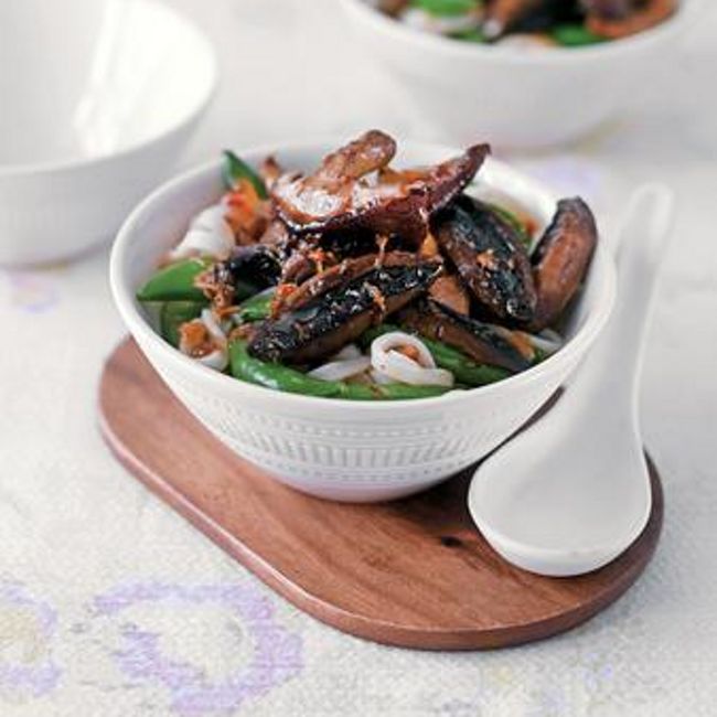 Teriyaki Mushrooms & Noodles