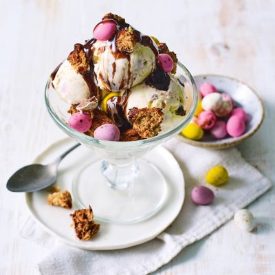 Hot Cross Bun Ice-Cream Sundae