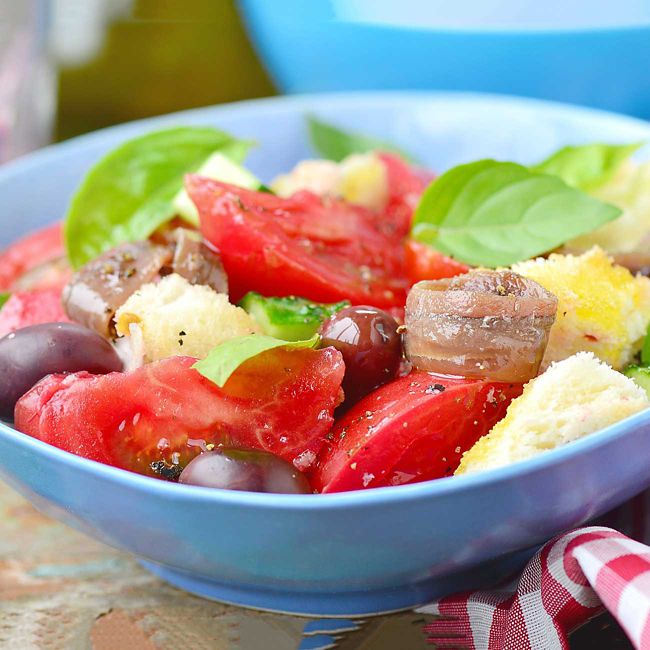 Tomato Panzanella Salad