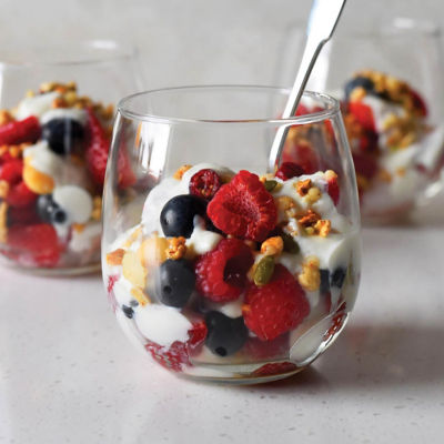Yoghurt, Berry & Granola Pots