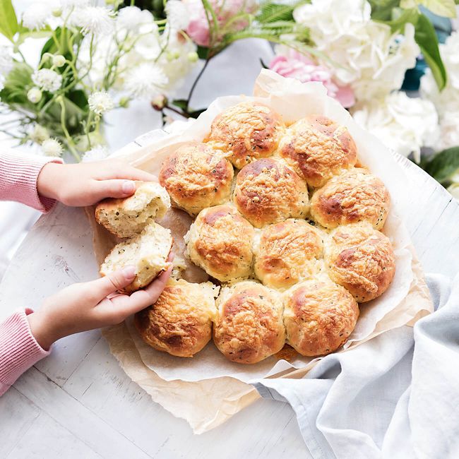 Pull-Apart Garlic, Herb & Cheese Bread