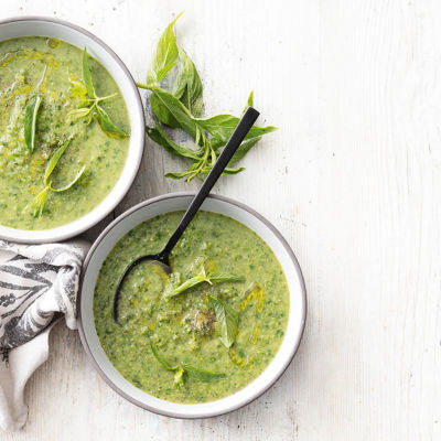 Super Green Fennel, Pea & Spinach Soup