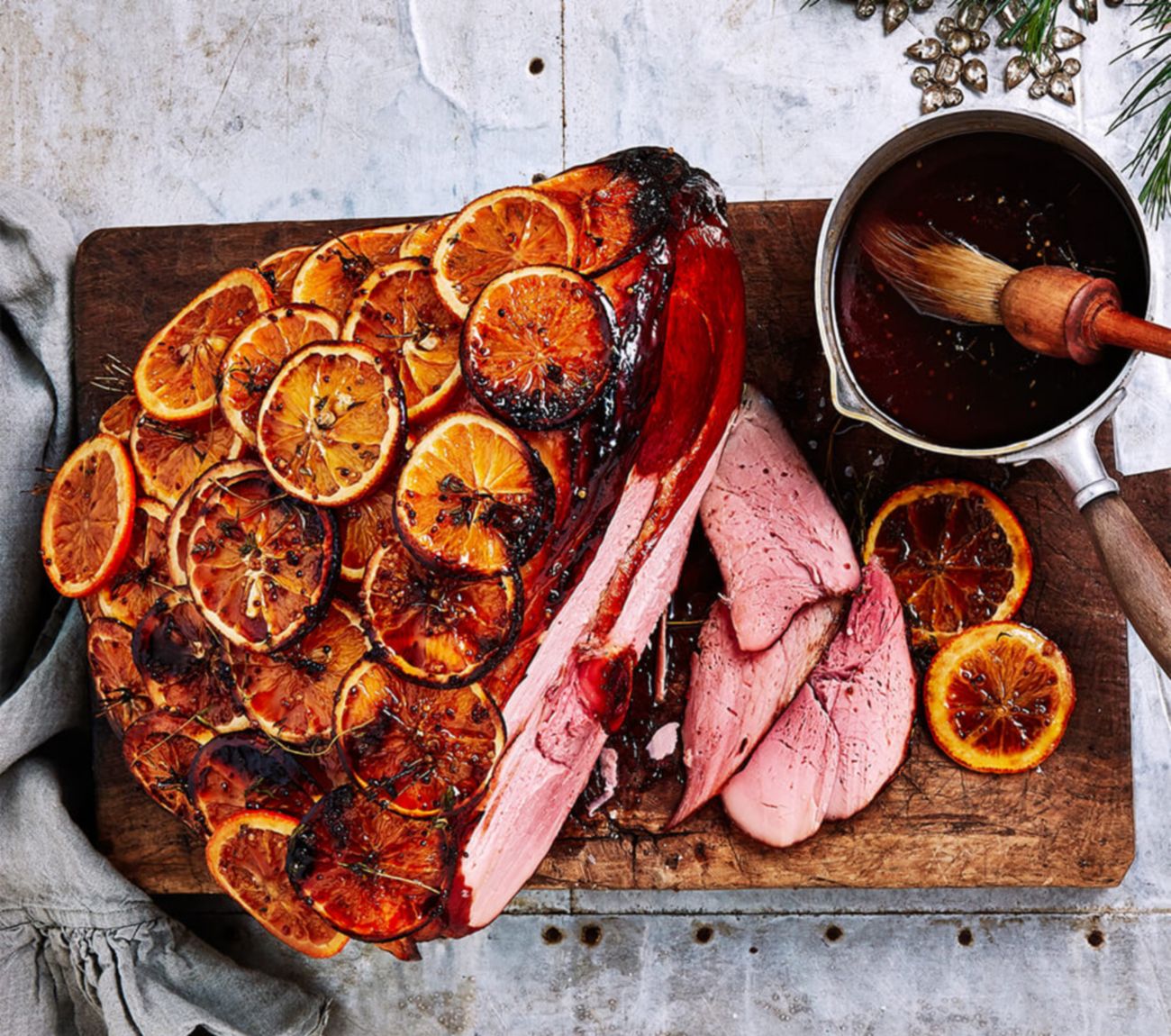 https://foodhub.scene7.com/is/image/woolworthsltdprod/1811-orange-maple-and-thyme-glazed-ham-650x650:Mobile-1300x1150