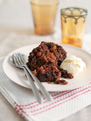 Christmas Fruit Pudding With Cream