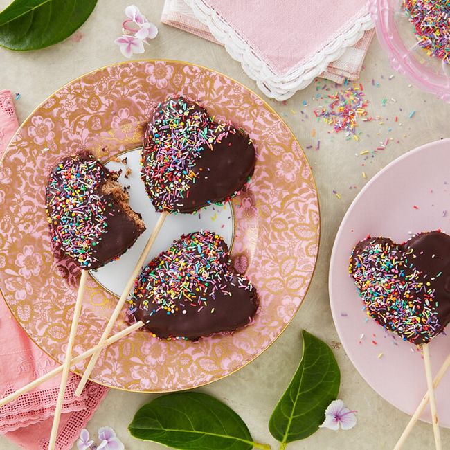 Dreamy Choc Cookie Pops