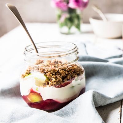Breakfast Crumble With Cinnamon Yoghurt