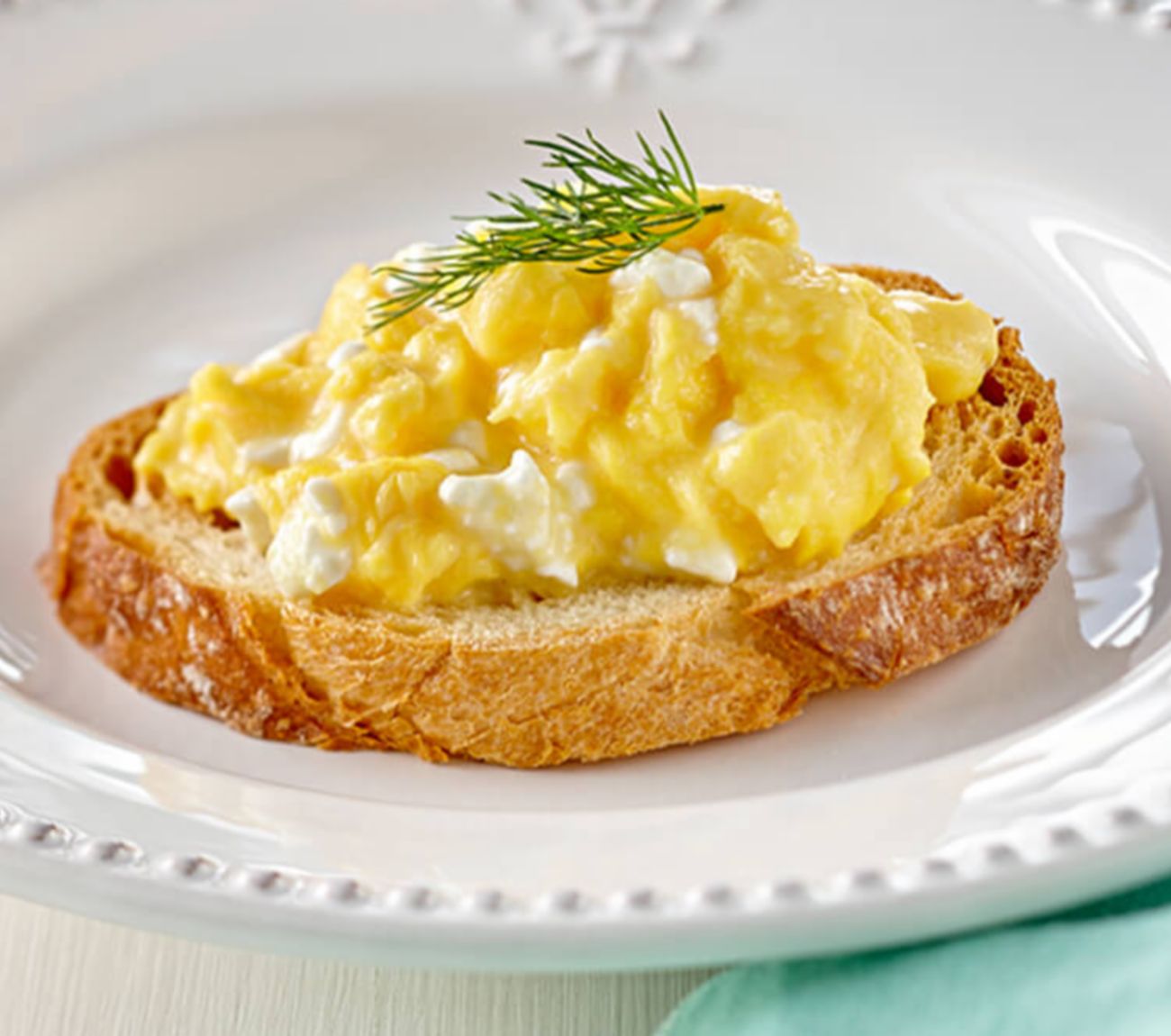 Scrambled Eggs with Cottage Cheese - My Gorgeous Recipes