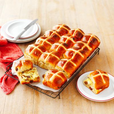 Traditional Hot Cross Buns