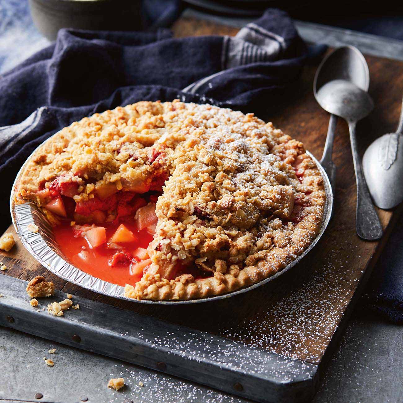 Pear and strawberry crumble