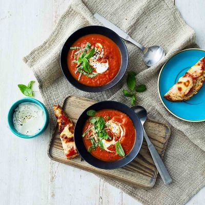 Cheesy Toast Dippers With Creamy Tomato Soup