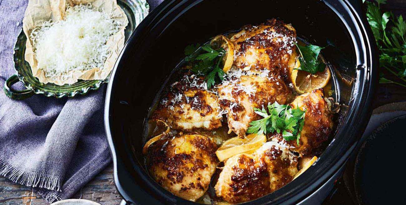 Crispy chicken thighs with lemon and herbs