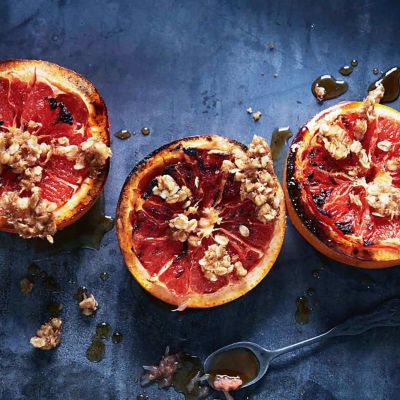 Grilled Grapefruit With Walnut Granola