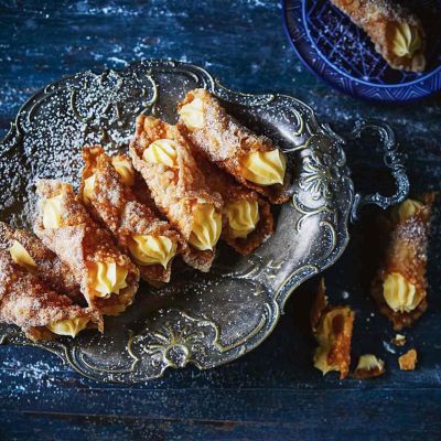 Custard-Filled Cannoli