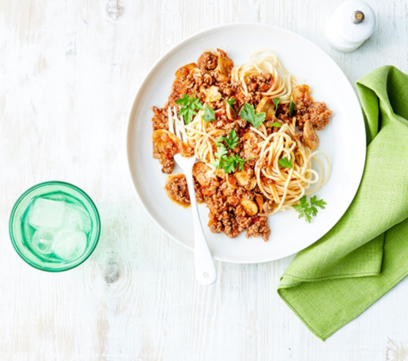 Simple deals spaghetti bolognese