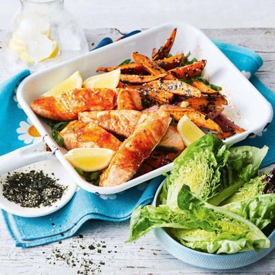 Honey & Garlic Salmon With Nori-Seasoned Sweet Potato Chips