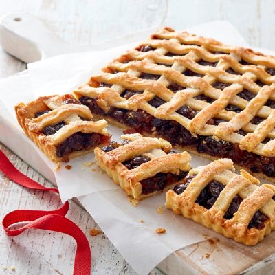 Giant Fruit Mince Pie