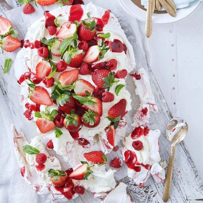 Rustic Party Pavlova