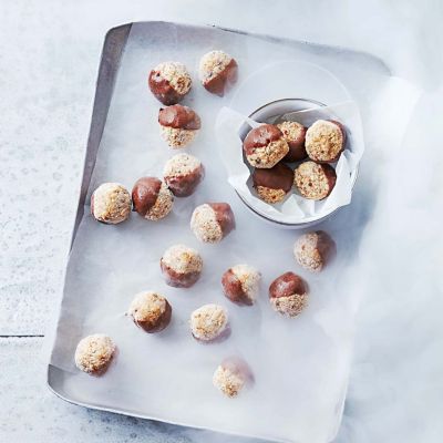 Easy Chocolate & Peanut Balls