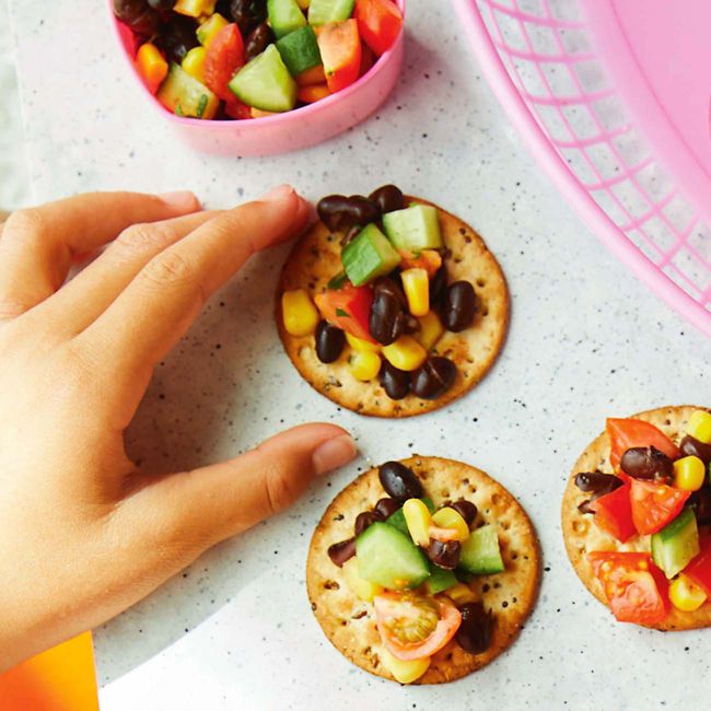 Salsa With Crackers